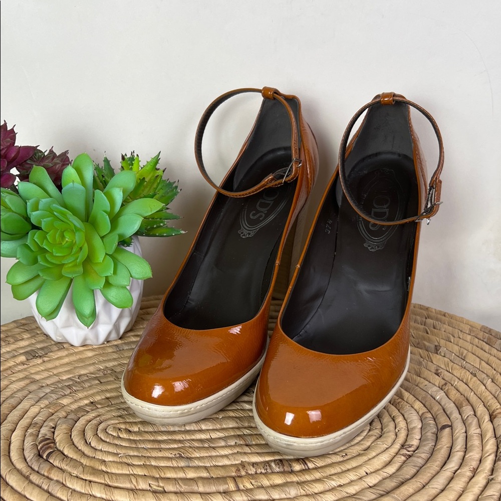 Todâs Tan Women's Heels